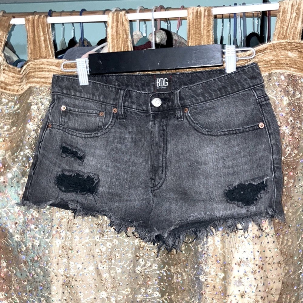 Black distressed denim Daisy Dukes shorts sz 28